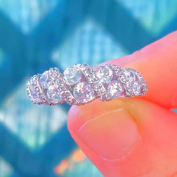 Sterling Silver Cubic Zirconia Cluster Twist Band Ring *NEW* - Picture 2 of 16